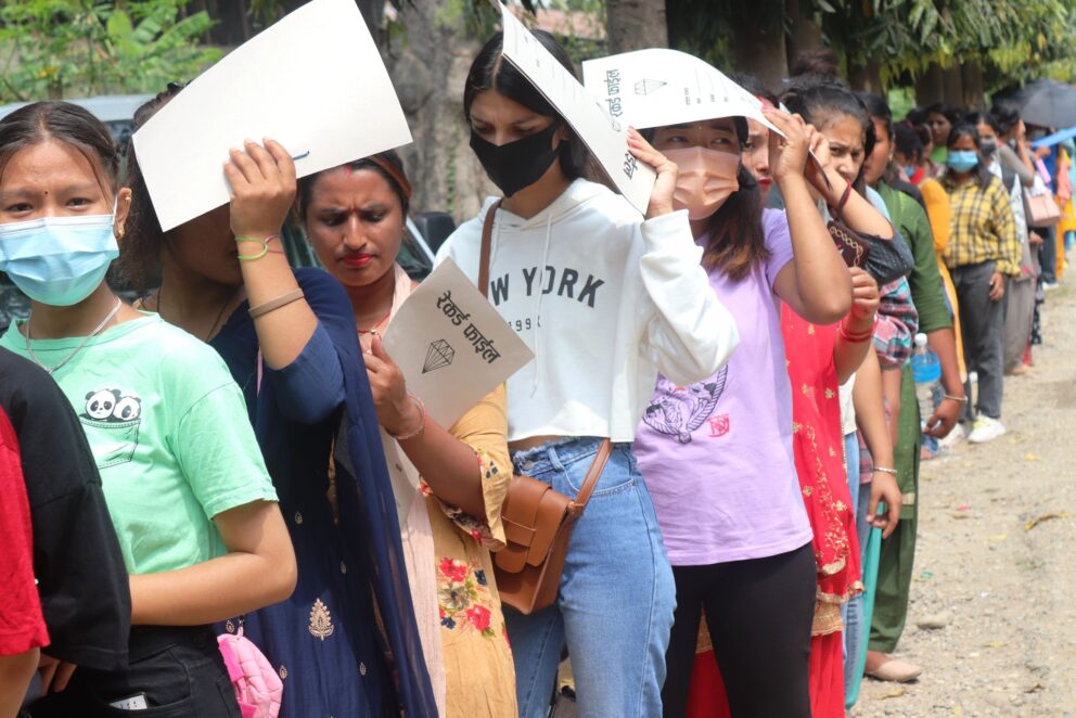 म्यादी प्रहरीको लागि आज हेटौंडामा २९ सय जनाले लिखित परिक्षा दिँदै