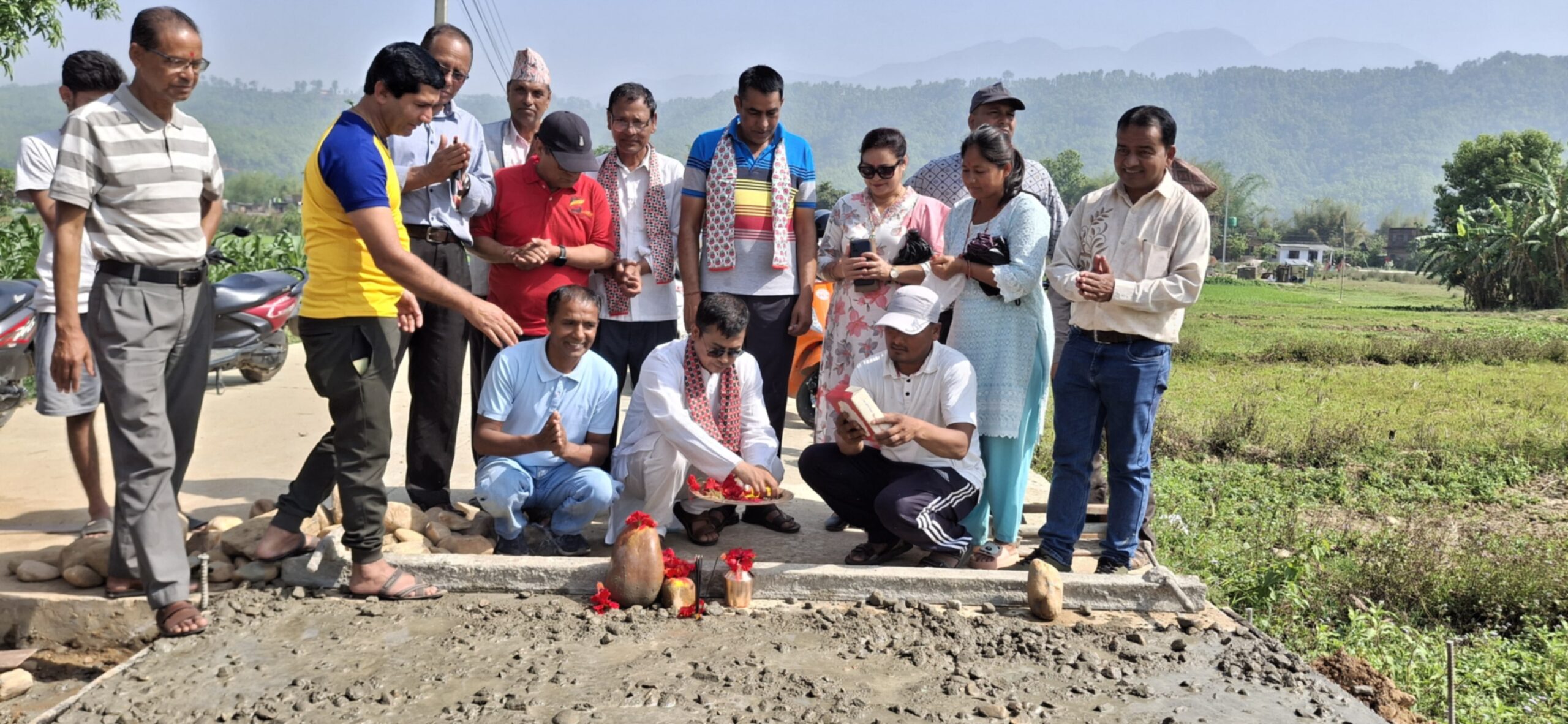 कल्याणटर-हात्तीलेट जोड्ने सडकको स्ल्याब ढलान सुरु