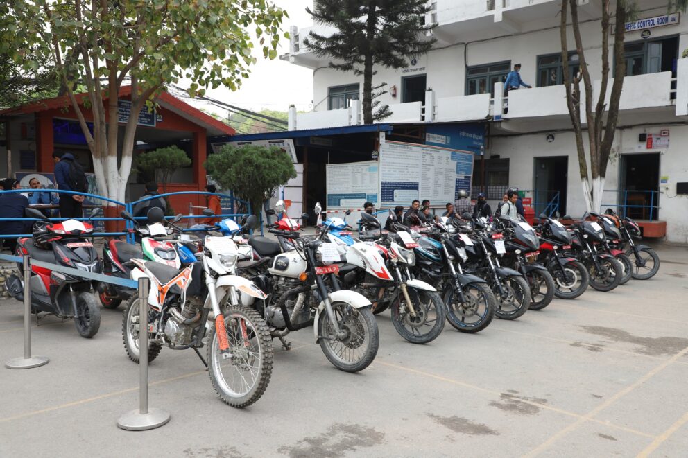 चोरी भएका २० ओटा दुई पाङग्रे सवारी साधन धनीलाई हस्तान्तरण